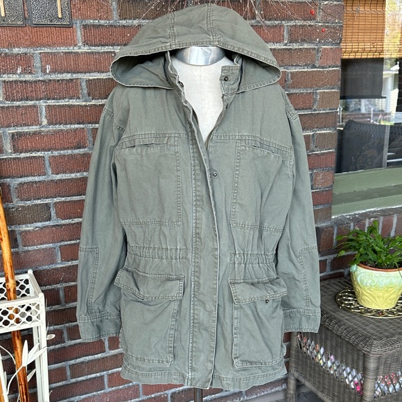 Universal Thread Jackets & Blazers - Universal Thread olive green cotton utility field jacket w/hood/pockets. Sz XXL